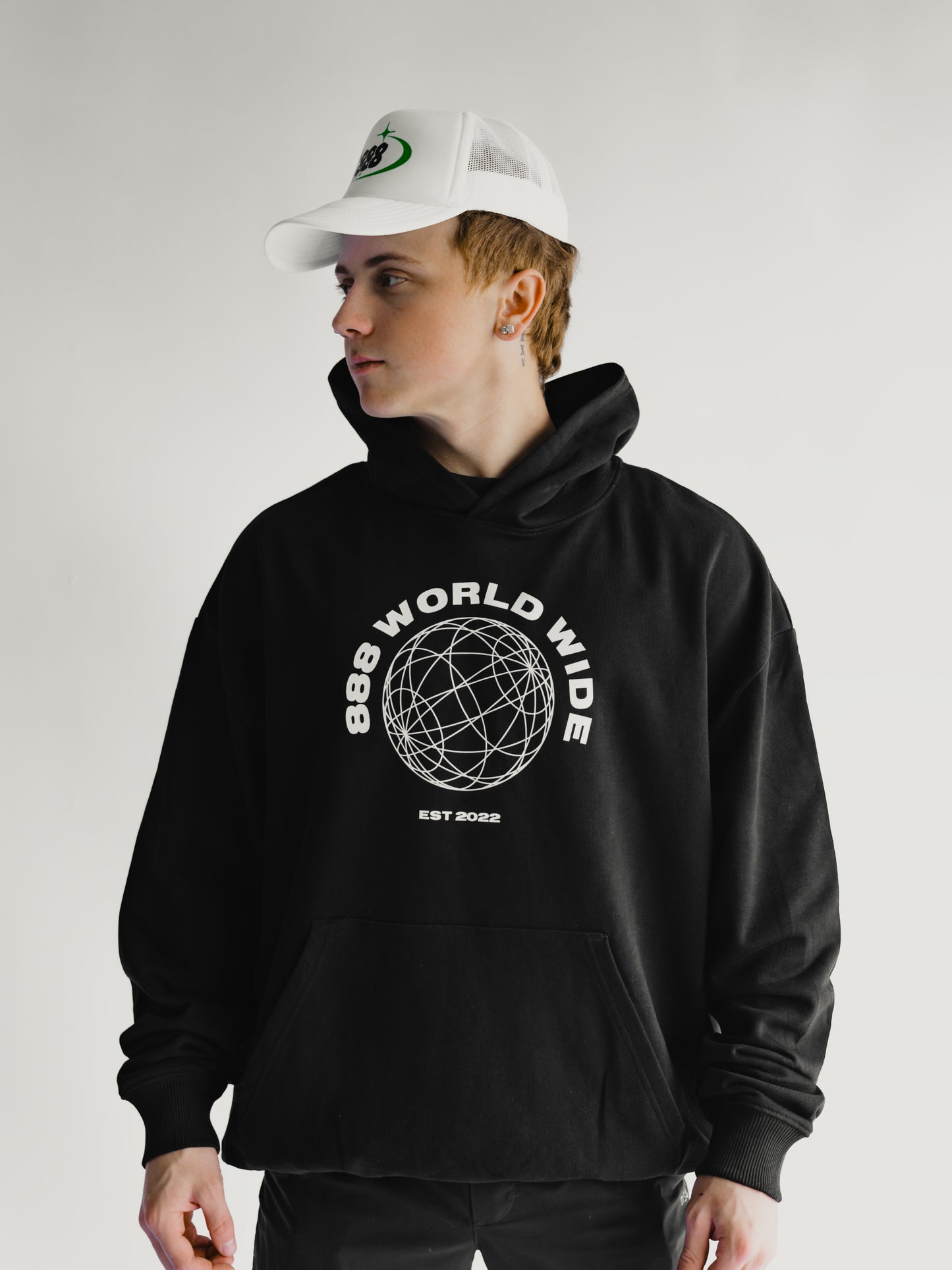 World wide Hoodie | Black & White